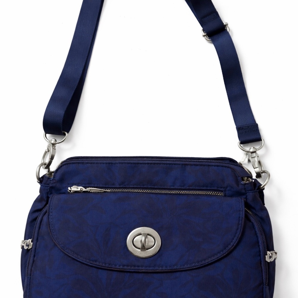 Baggallini Navy Blue Crossbody Bag Lightweight Travel NWOT Multiple Pockets